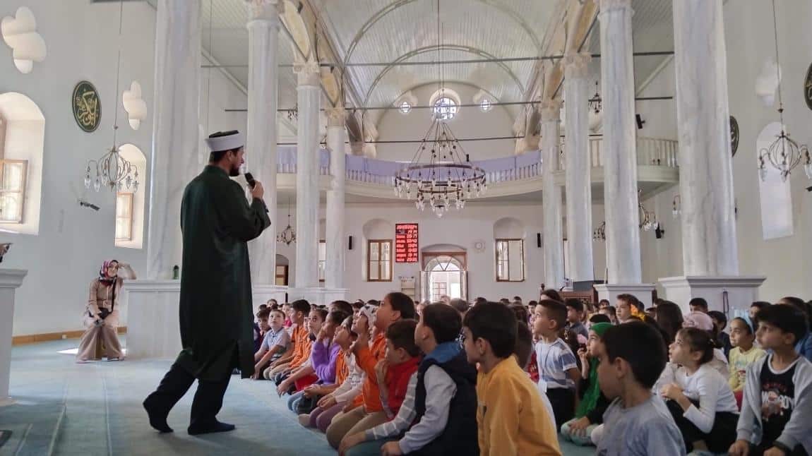 ÖĞRENCİLERİMİZİN BOĞAZKÖY TARİHİ CAMİ ZİYARETİ